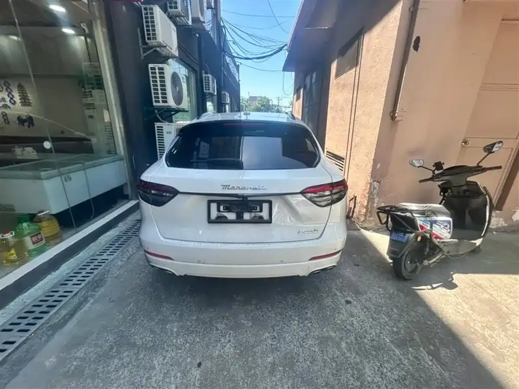 Maserati Levante 2022 из CN, фото 2