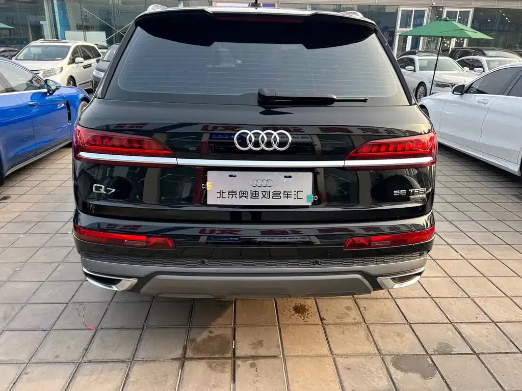 Audi Q7 — фото 3