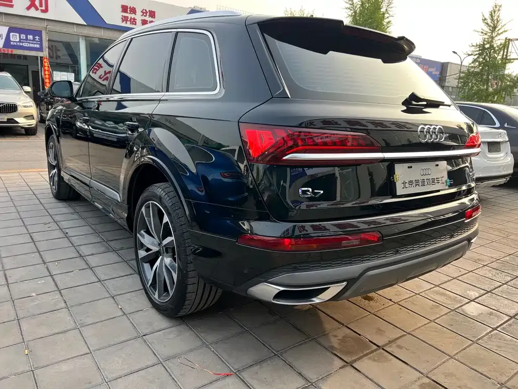 Audi Q7 — фото 7