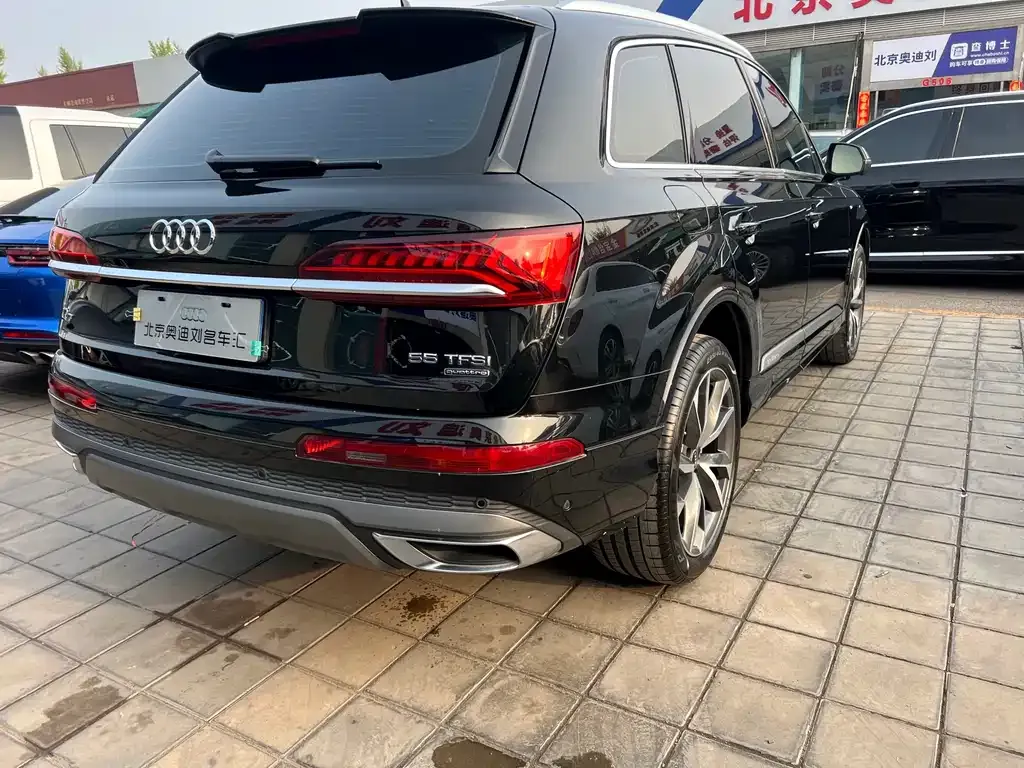 Audi Q7 — фото 5