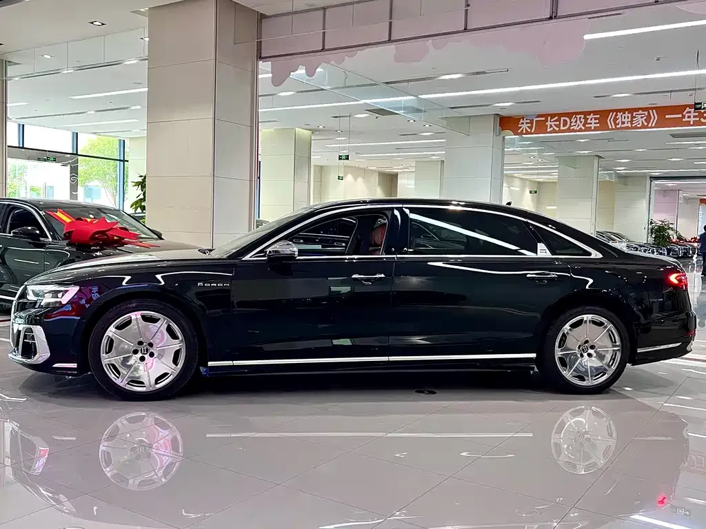 Audi A8 — фото 2