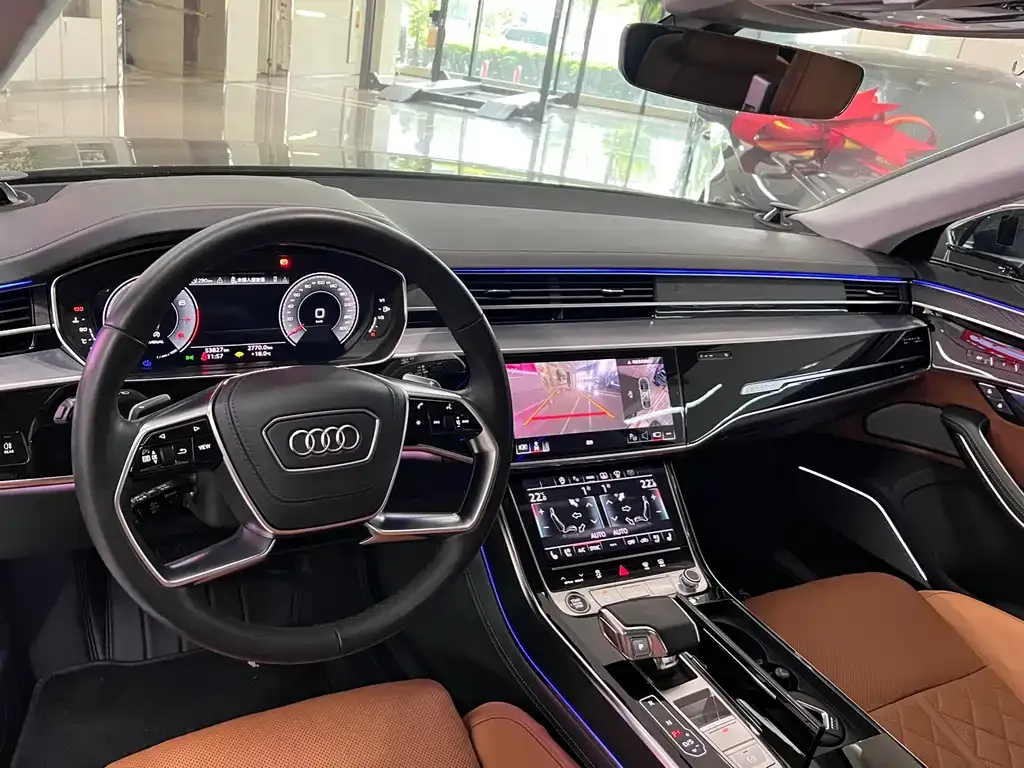 Audi A8 — фото 5