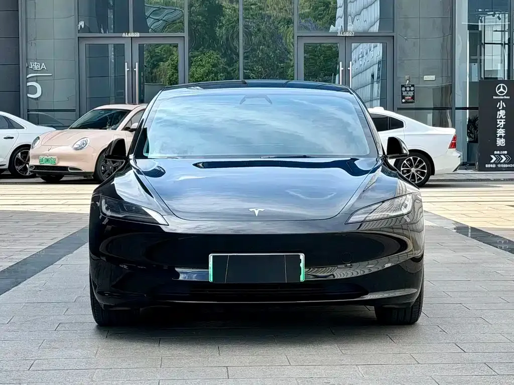 Tesla Model 3 — фото 3