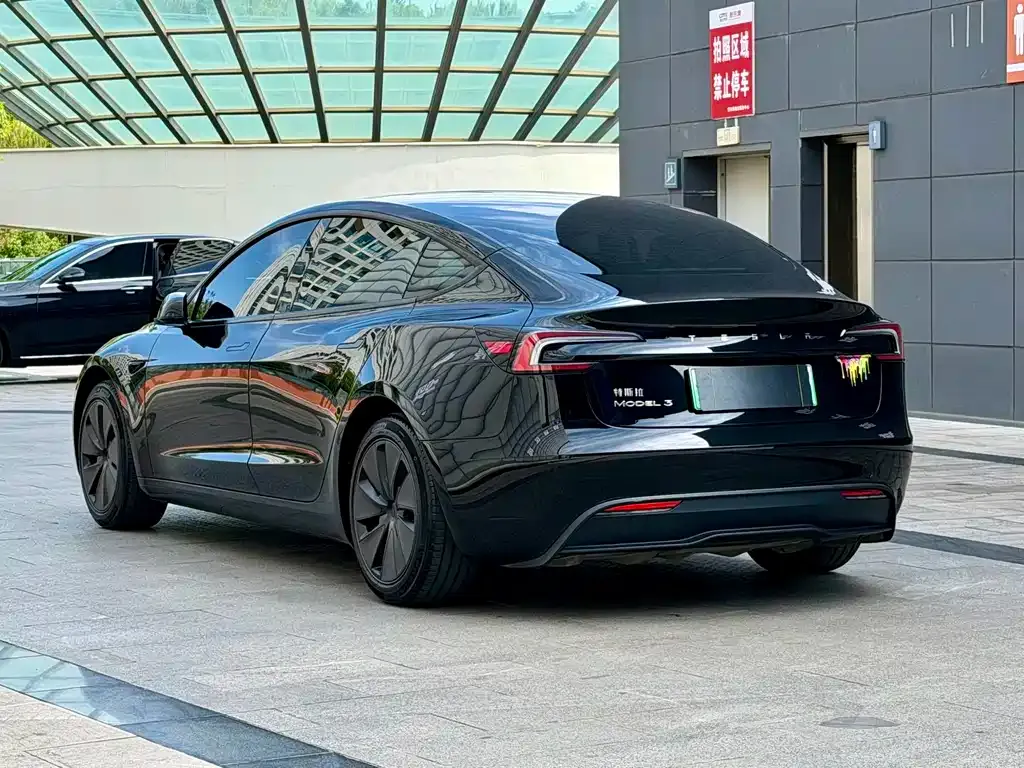 Tesla Model 3 — фото 6