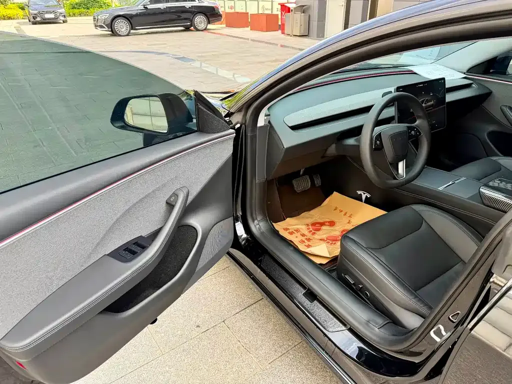 Tesla Model 3 — фото 2