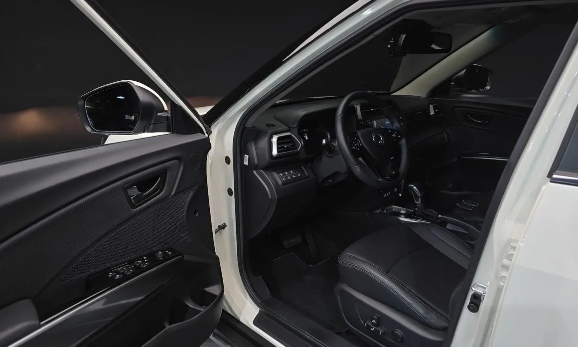 KG Mobility (Ssangyong) TIBOLI 2025 из KR, фото 8
