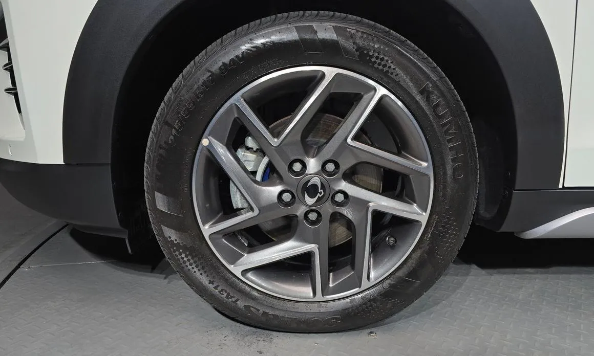 KG Mobility (Ssangyong) TIBOLI 2025 из KR, фото 5