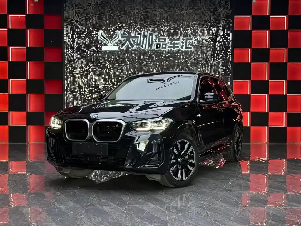 BMW iX3 — фото 1