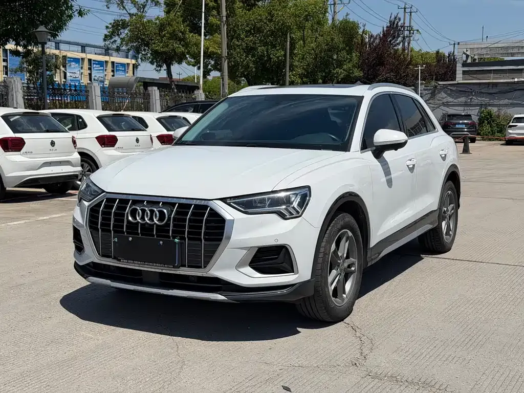 Audi Q3 — фото 1