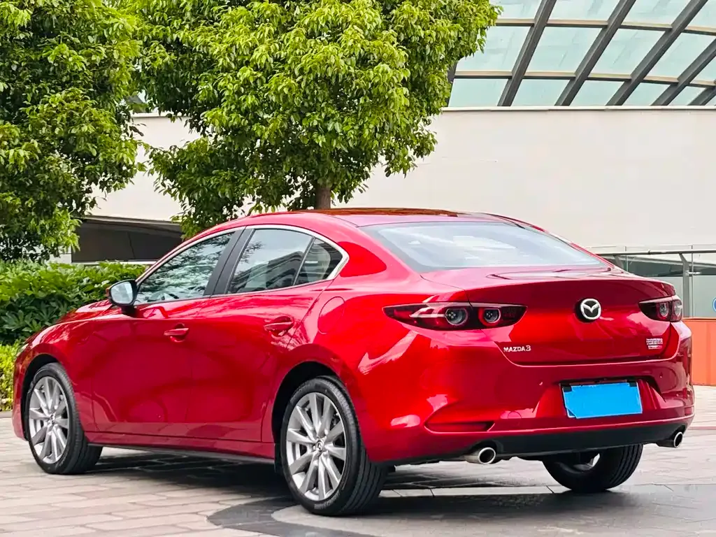 Mazda 3 Axela — фото 10