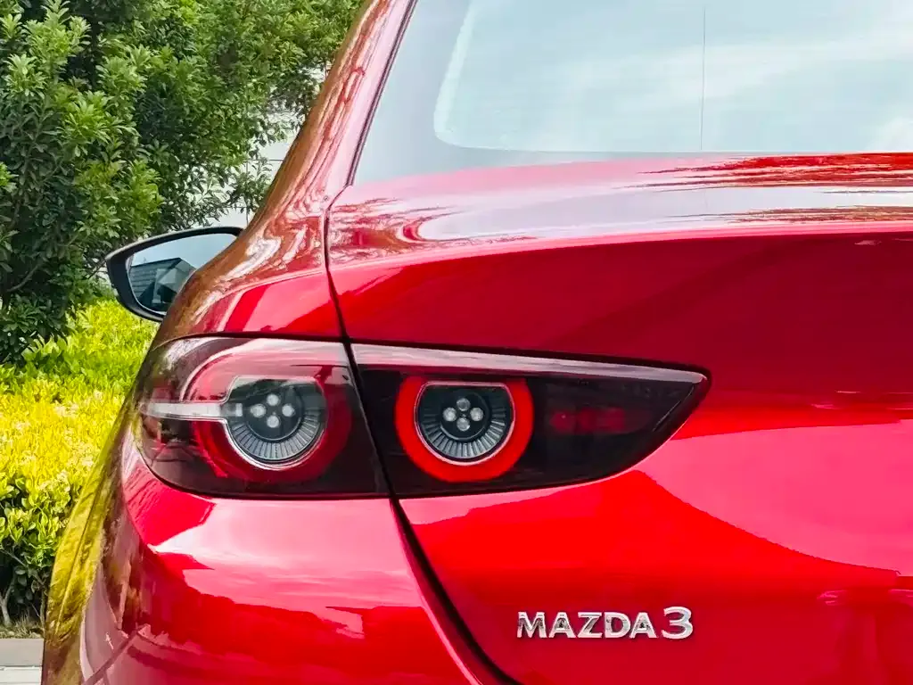 Mazda 3 Axela — фото 3