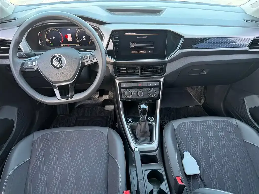 Volkswagen T-Cross — фото 10