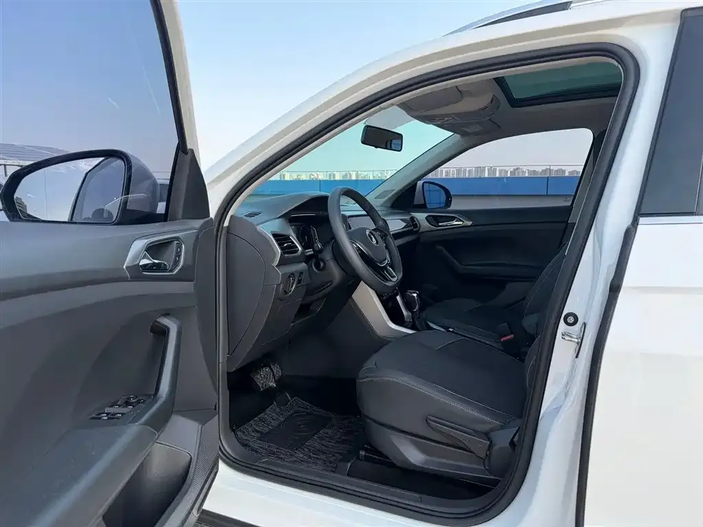 Volkswagen T-Cross — фото 9