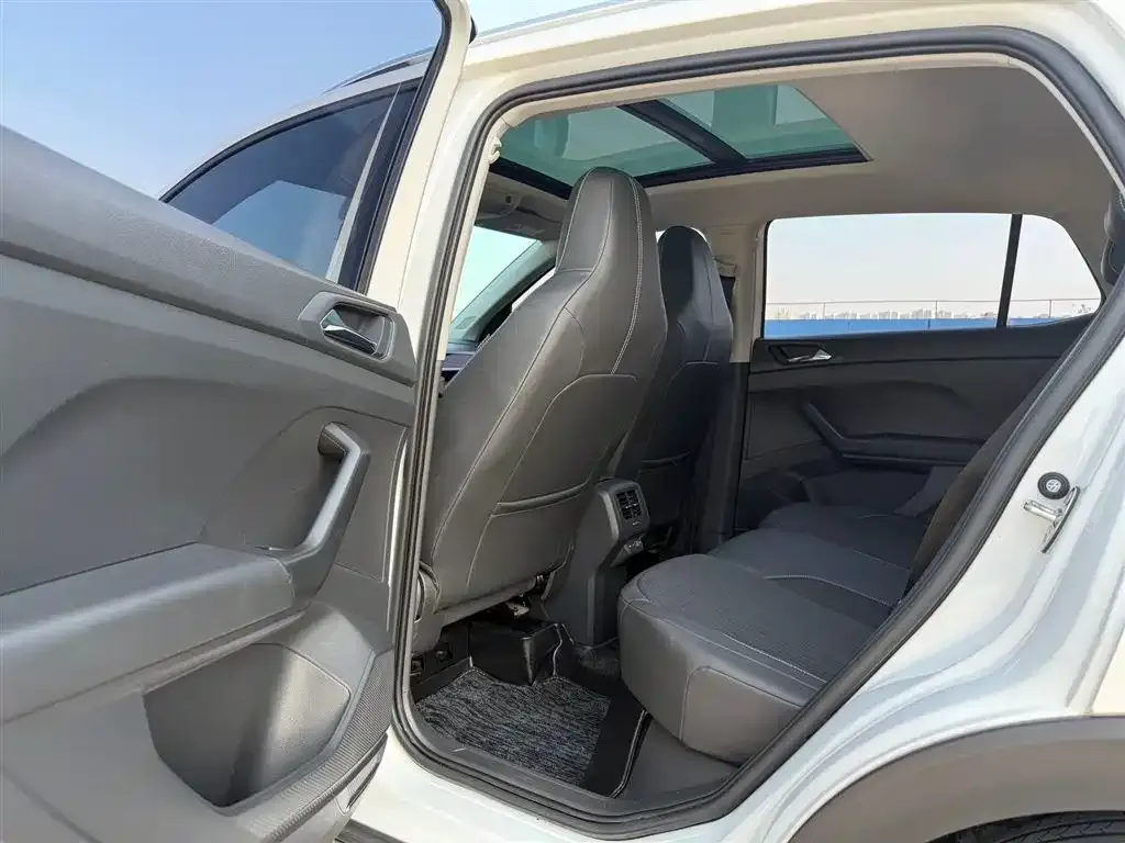 Volkswagen T-Cross — фото 4