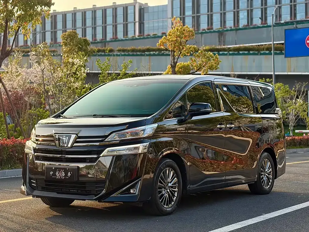Toyota Vellfire 2021 из CN, фото 1