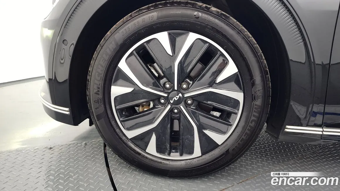 Kia EV6 — фото 6