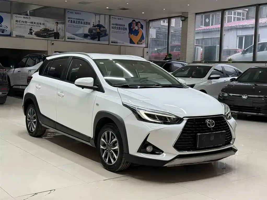 Toyota Yaris L — фото 6
