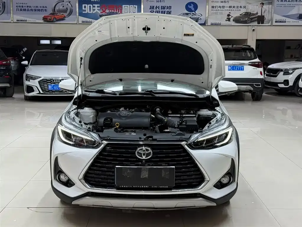 Toyota Yaris L — фото 9