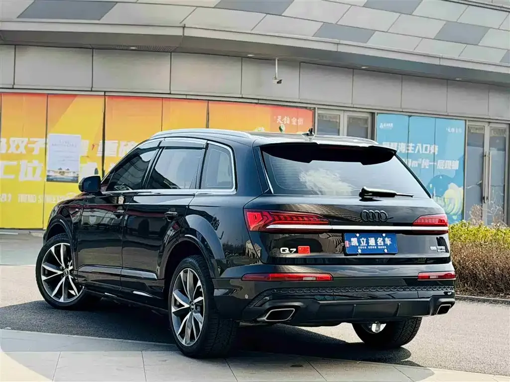 Audi Q7 — фото 5