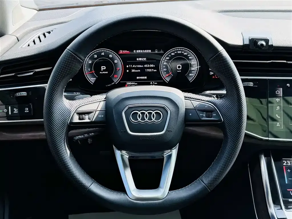Audi Q7 — фото 2