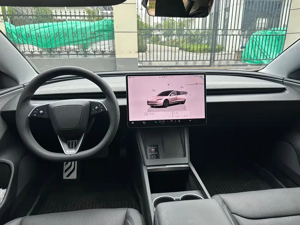 Tesla Model 3 — фото 4