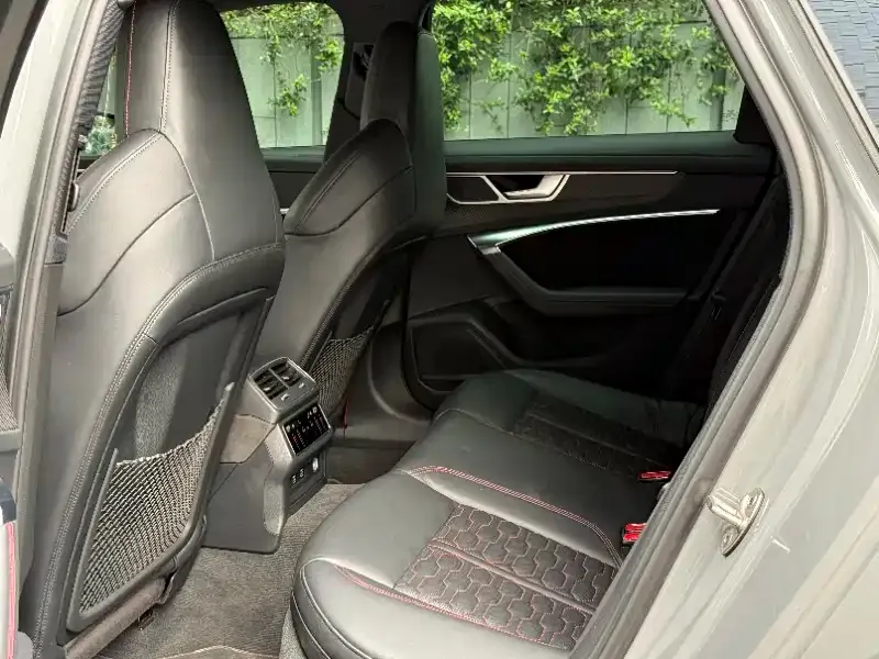Audi RS 6 2021 из CN, фото 3