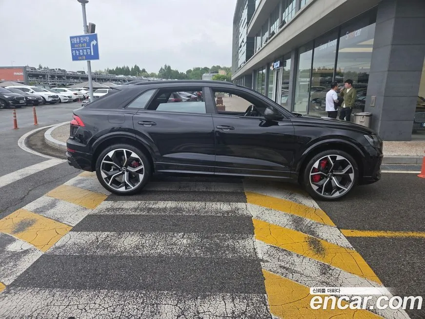 Audi RSQ8 2021 из KR, фото 9