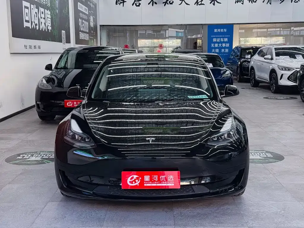 Tesla Model 3 — фото 10