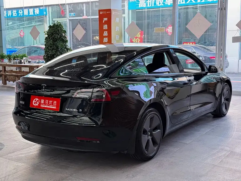 Tesla Model 3 — фото 6