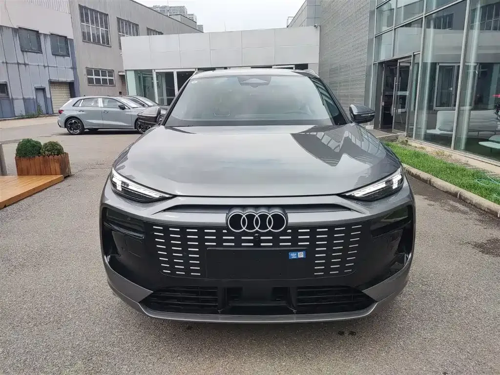 Audi Q6L e-tron — фото 4