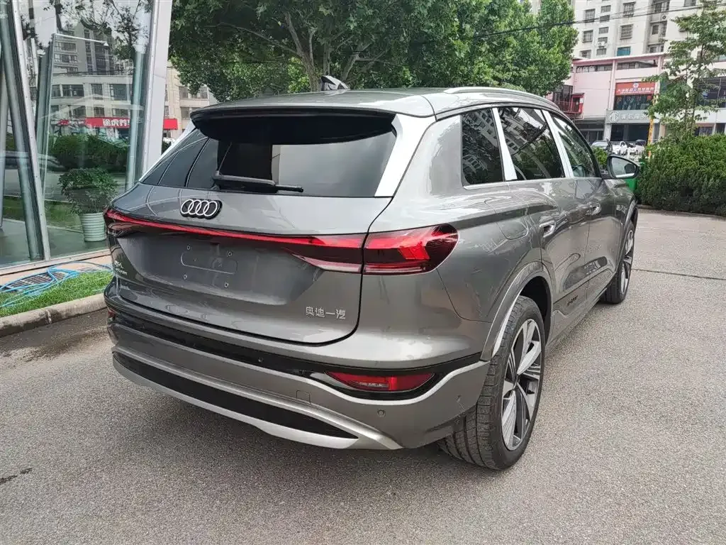 Audi Q6L e-tron — фото 9