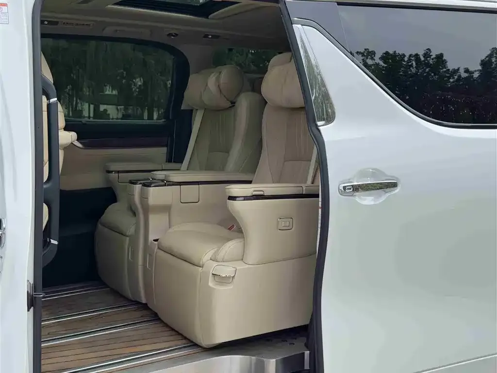 Toyota Alphard 2021 из CN, фото 2