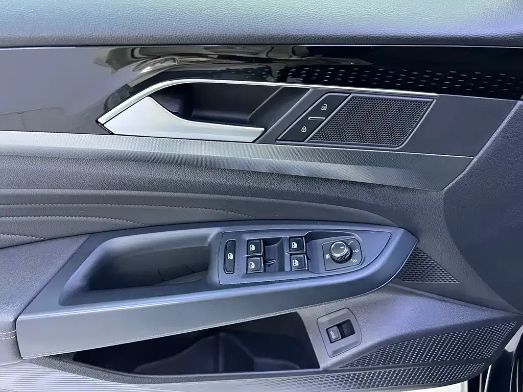 Volkswagen Passat — фото 8