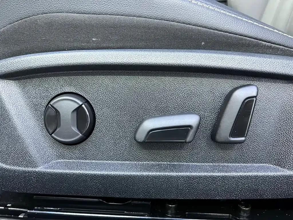 Volkswagen Passat — фото 10