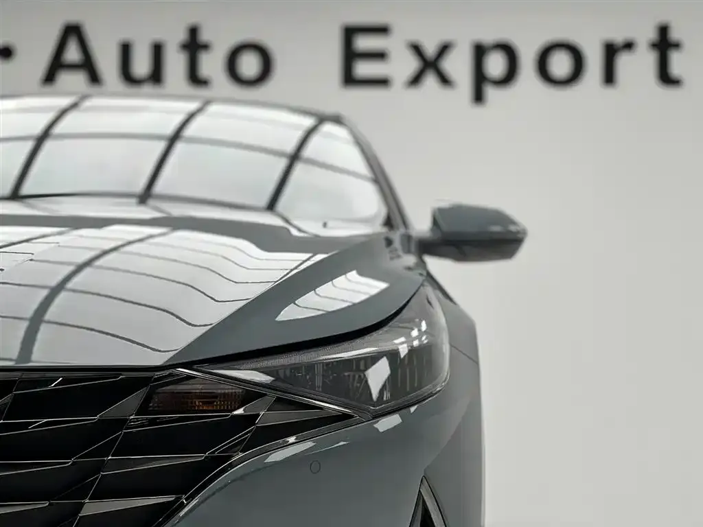 Hyundai Elantra — фото 6
