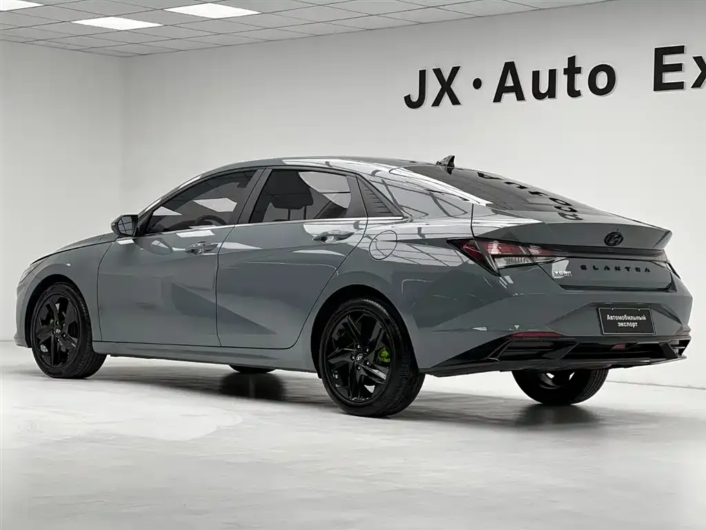 Hyundai Elantra — фото 4