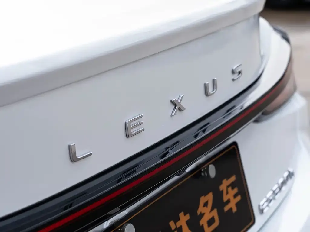 Lexus ES — фото 4