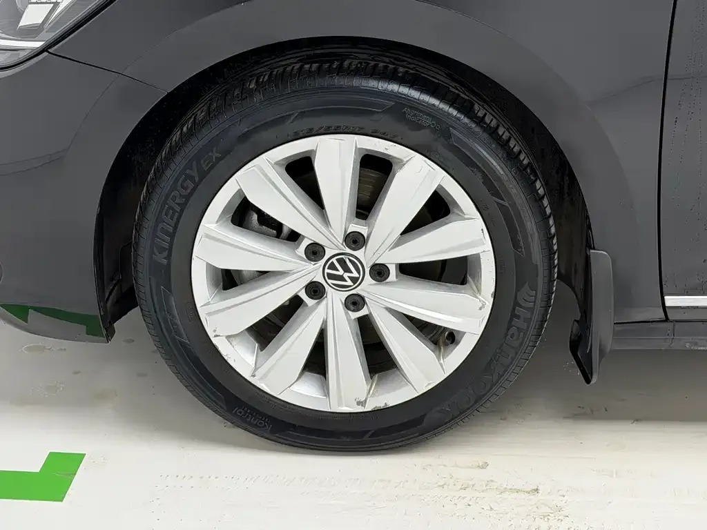 Volkswagen Passat — фото 10