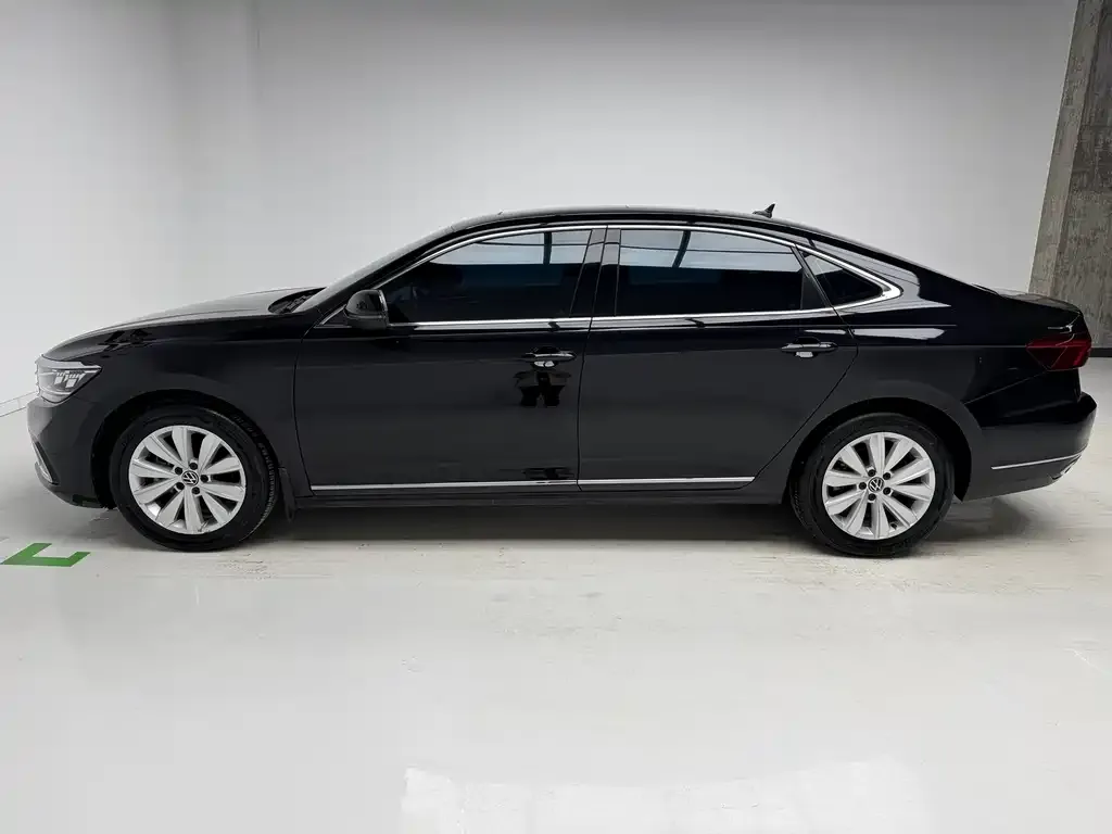 Volkswagen Passat — фото 7
