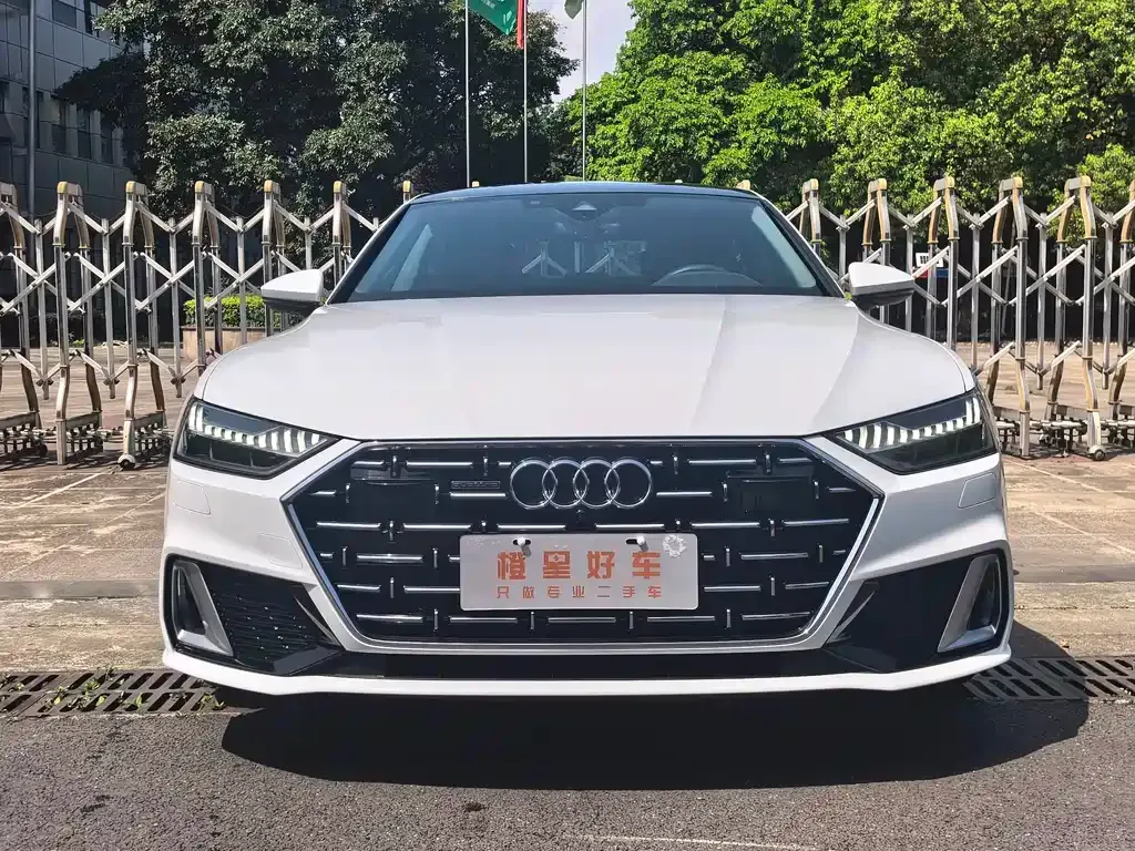 Audi A7L — фото 8
