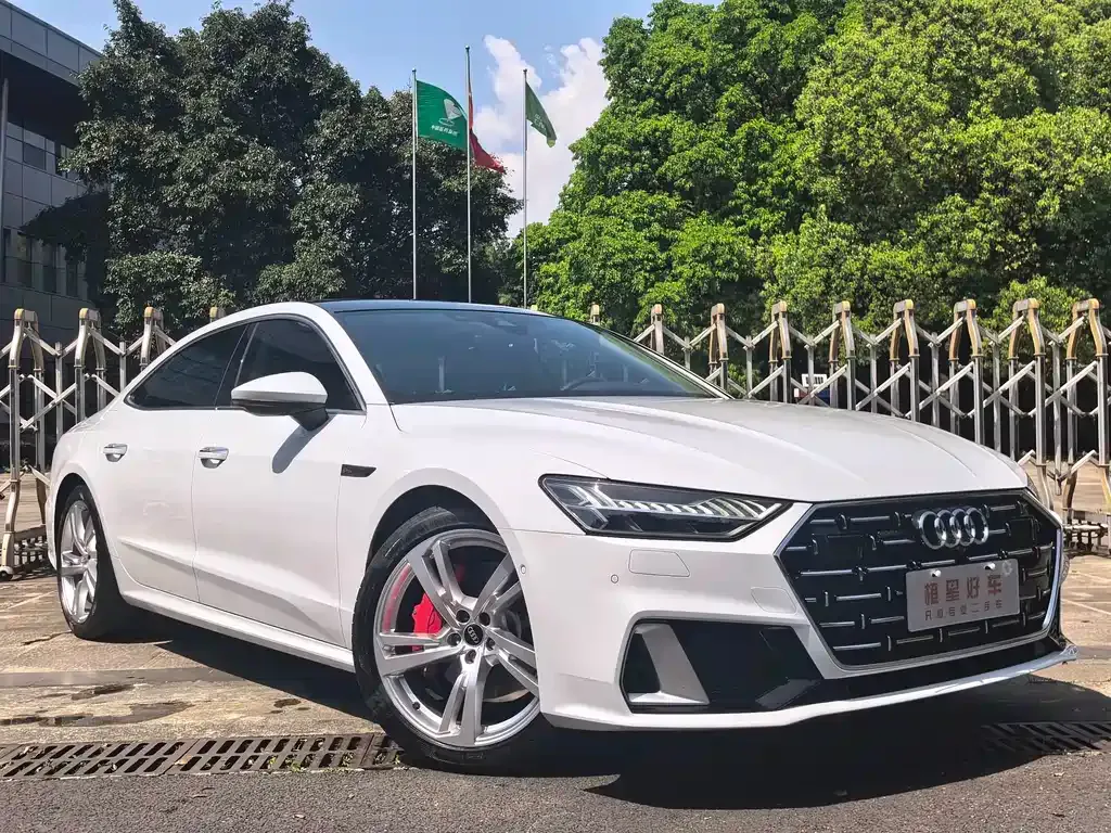Audi A7L — фото 9