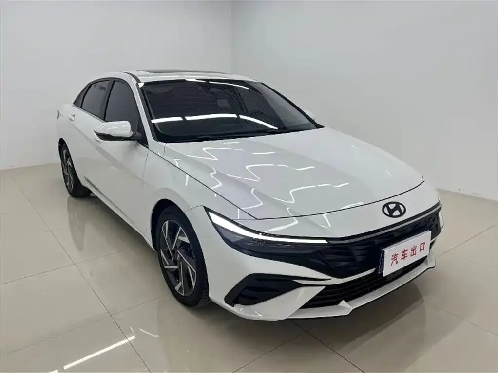 Hyundai Elantra — фото 4