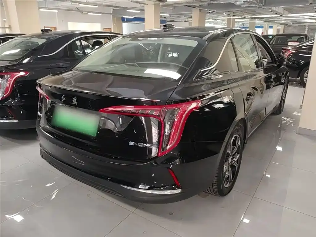 Hongqi E-QM5 — фото 9