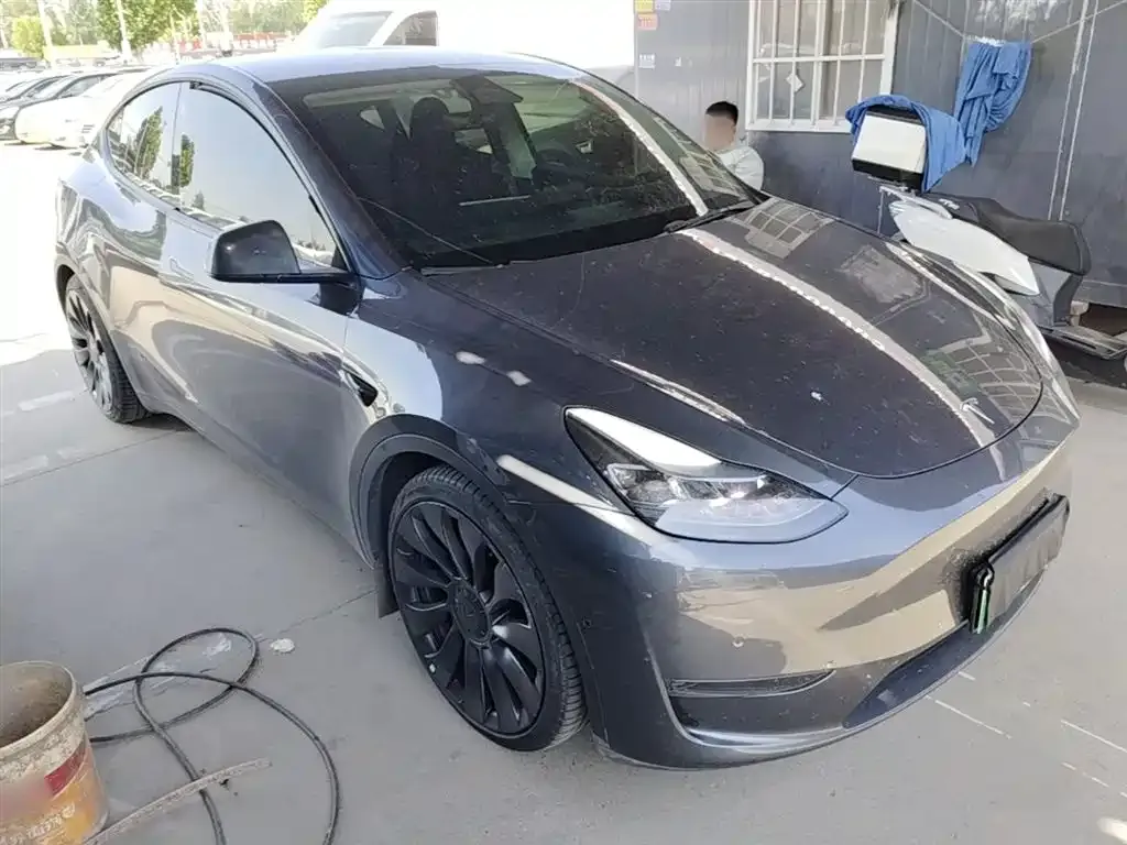 Tesla Model Y — фото 9