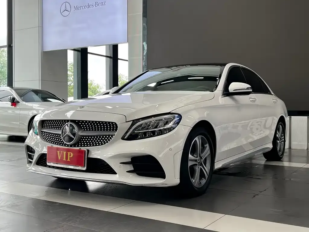 Mercedes-Benz C-Class — фото 1