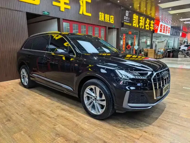 Audi Q7 2021 из CN, фото 9