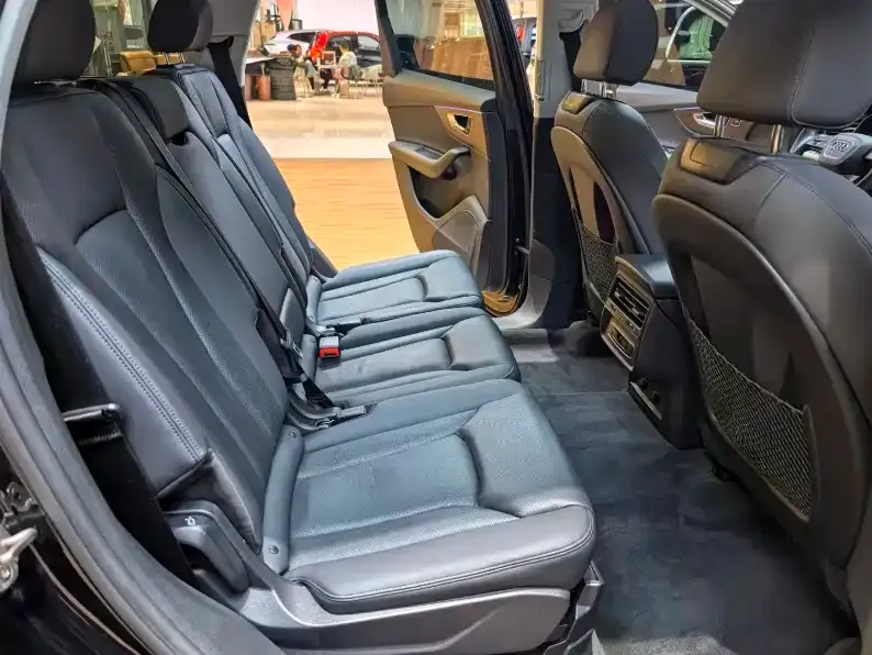Audi Q7 2021 из CN, фото 2