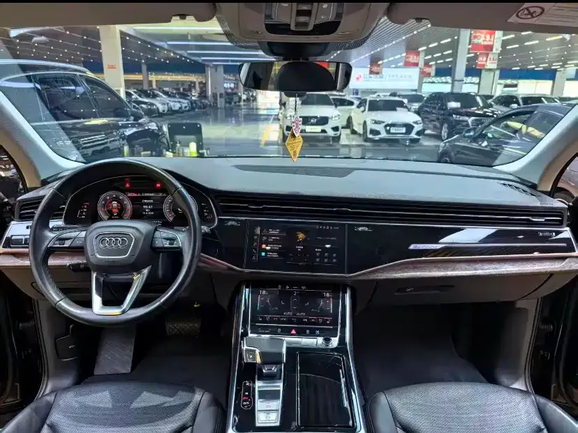 Audi Q7 2021 из CN, фото 10