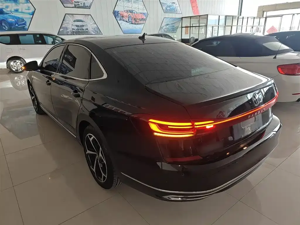 Volkswagen Passat — фото 8