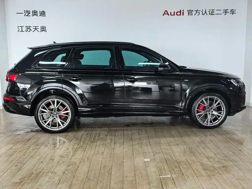 Audi Q7 — фото 8